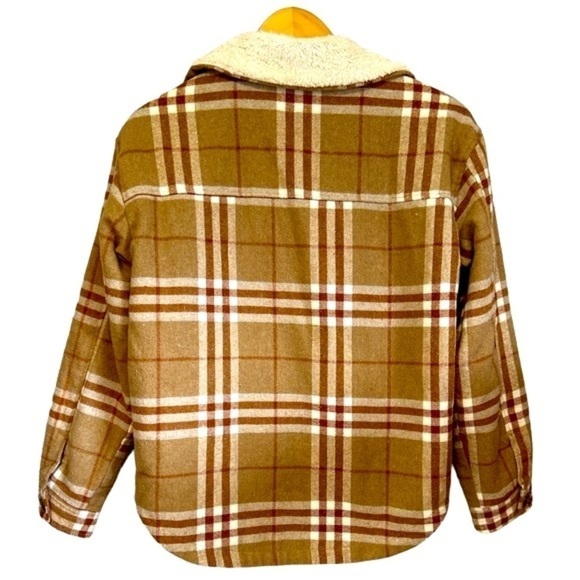 Tan Plaid Shacket with Sherpa Lining and Collar Size Medium - Picture 4 of 7